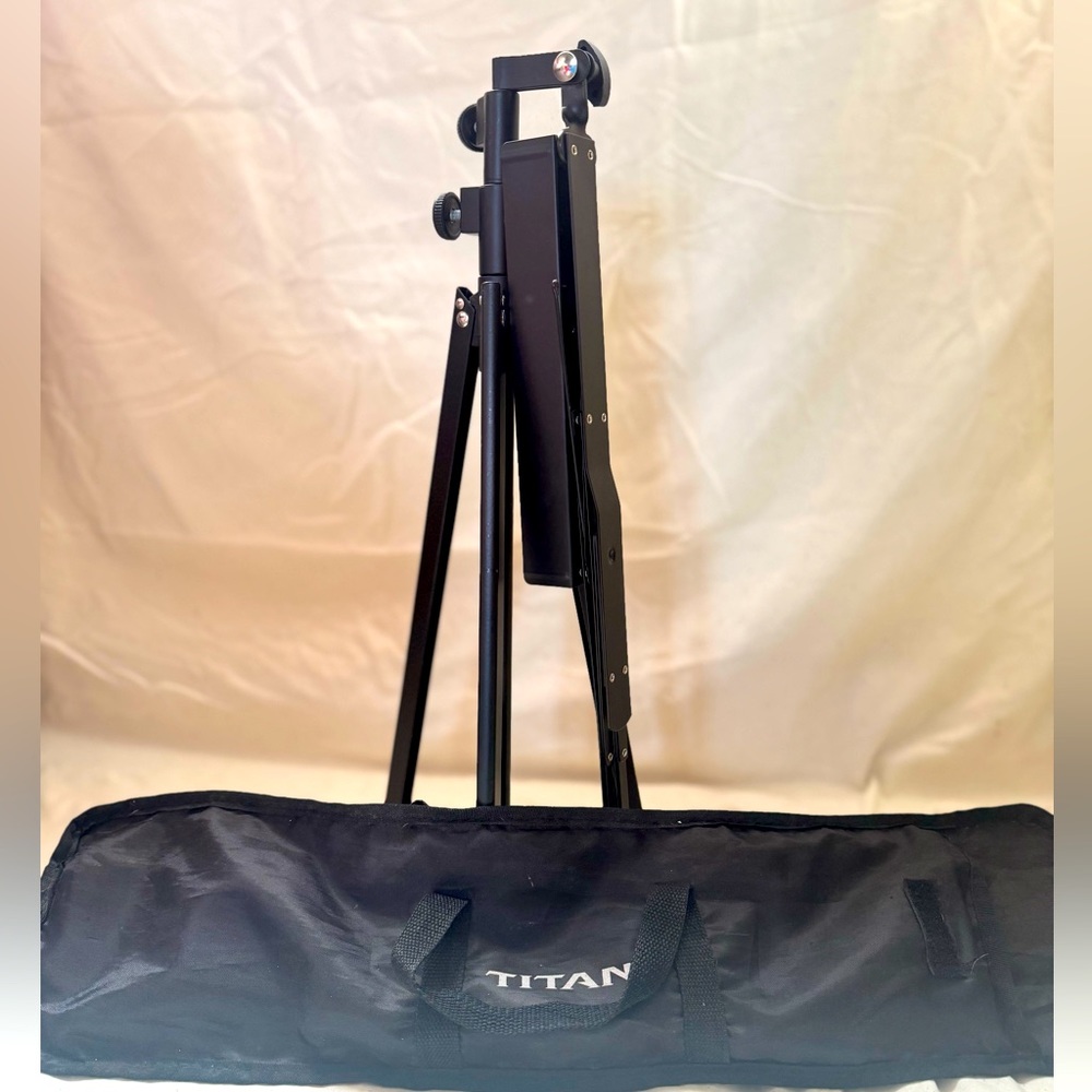 Titan music stand